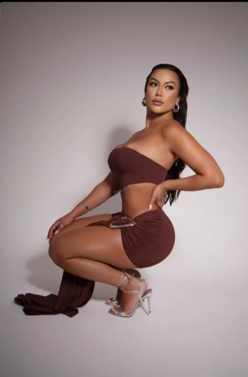 Escort Celine posing 2