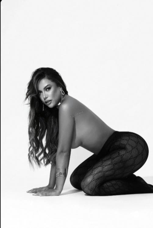 Escort Celine posing 6