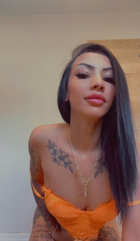 Escort Sofia posing 4