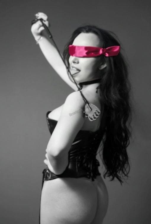 Hot escort Vicky Basno