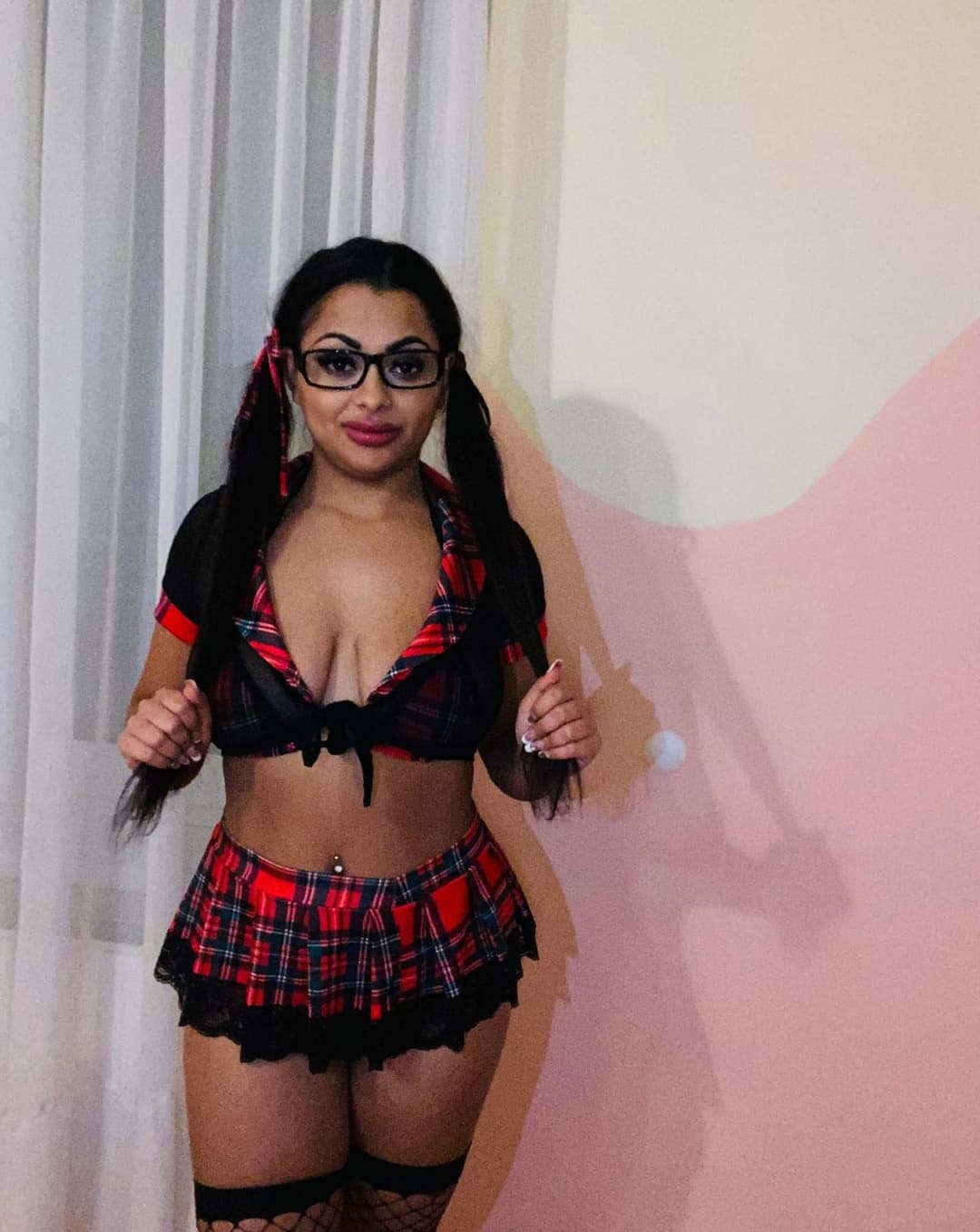 Escort Selena posing 2