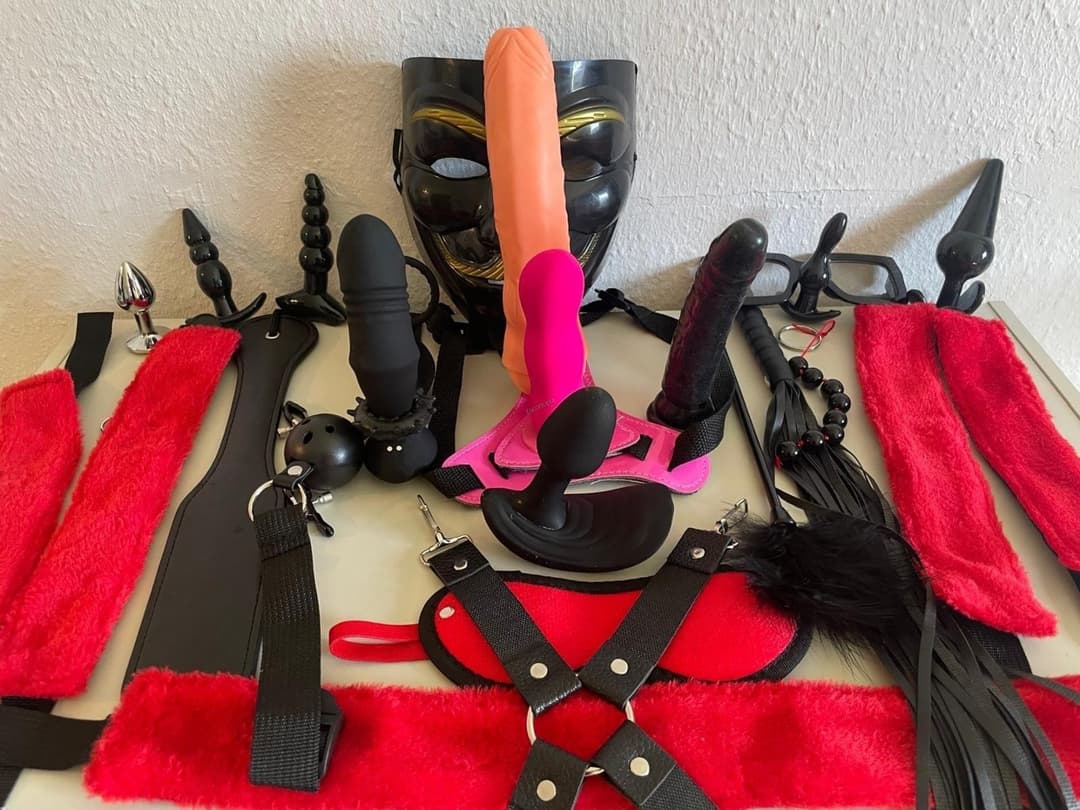 Escort Kataleya posing 2